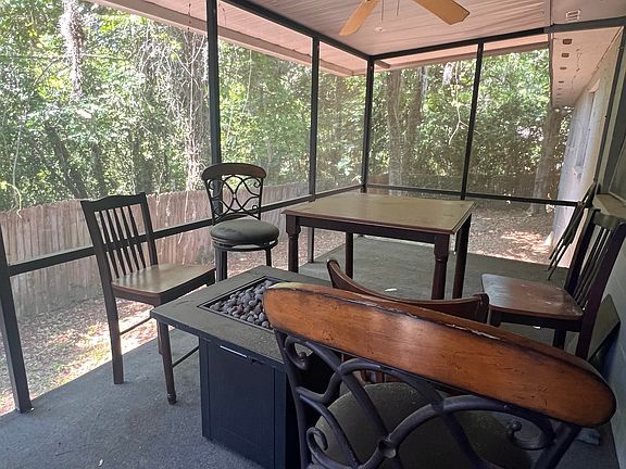 4th image of 900 NW 22nd St