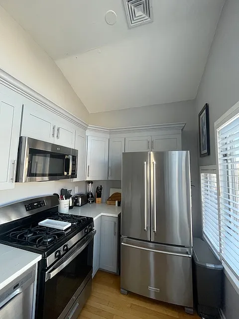 2 bed, $1,800 — Photo 3