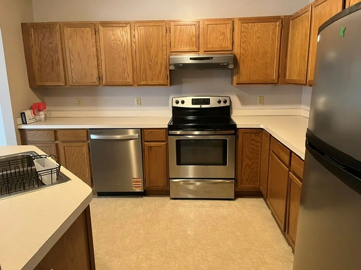 Spacious 2 Bedroom 1.5 Bath Townhome — Photo 3
