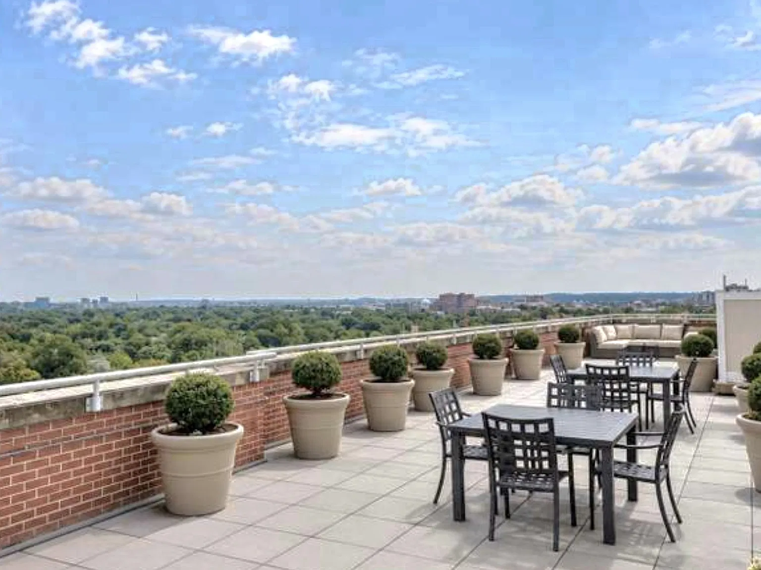 2 bed, 1087 sqft, $2,700 — Photo 4