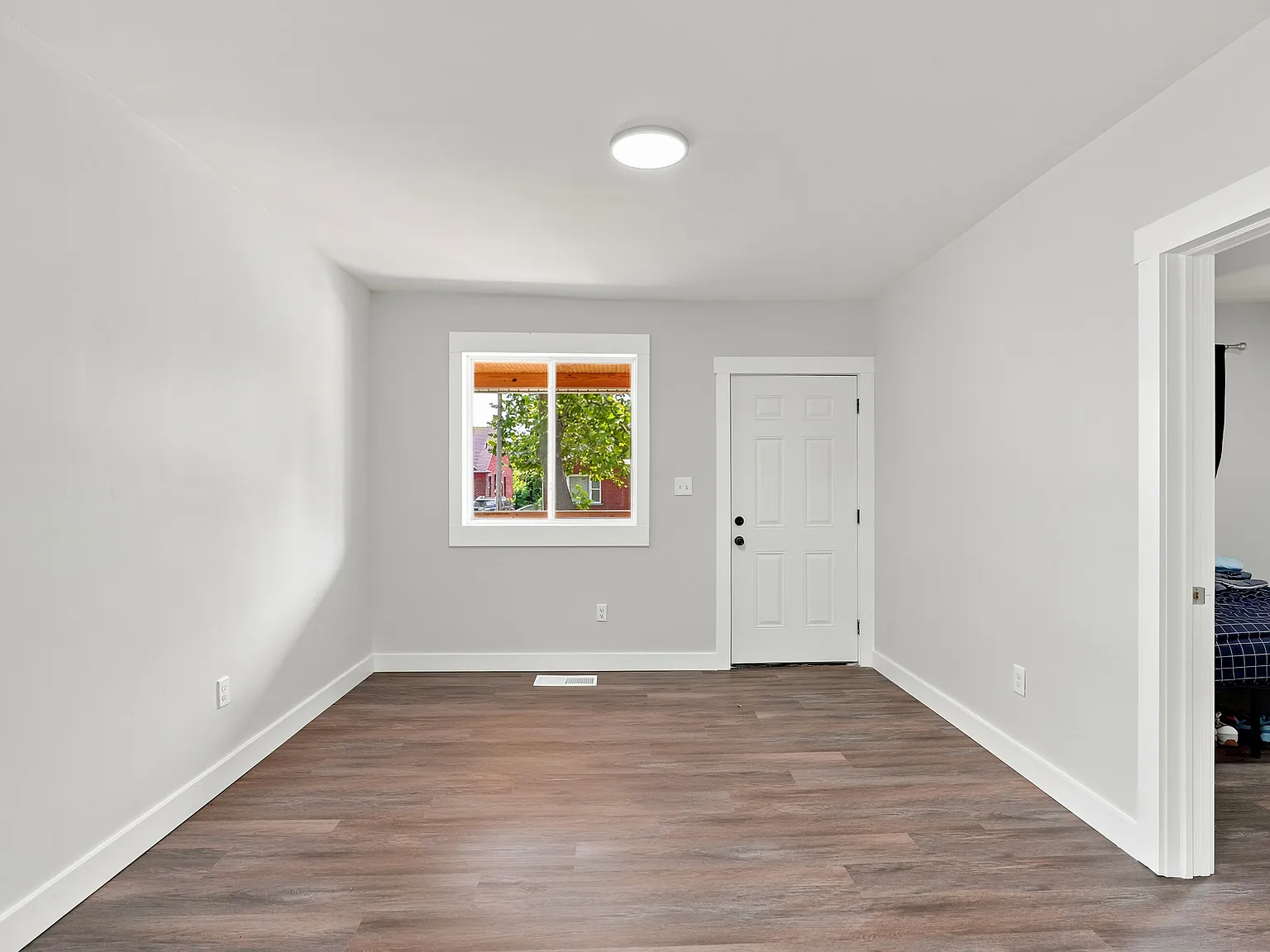 15053 Spring Gdn — Photo 3