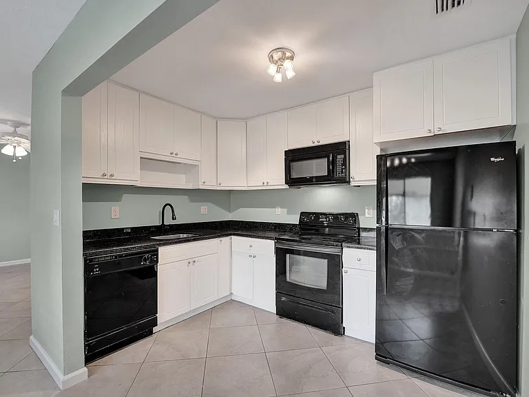 1250 Miami Rd #11 — Photo 14