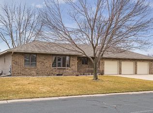 1279 Emerald Ln, Shakopee, MN 55379