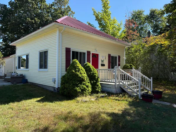 510 N Delia St, Ludington, MI 49431