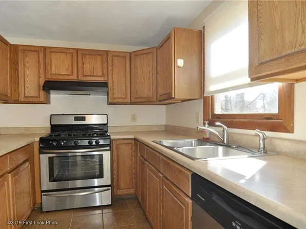 26 Harris Driftway St, Cranston, RI 02920