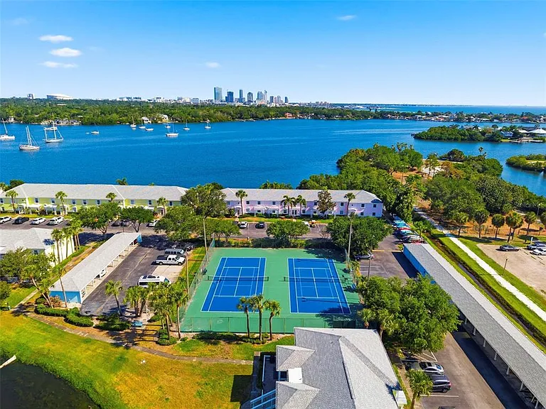201 Pompano Dr SE #C — Photo 66