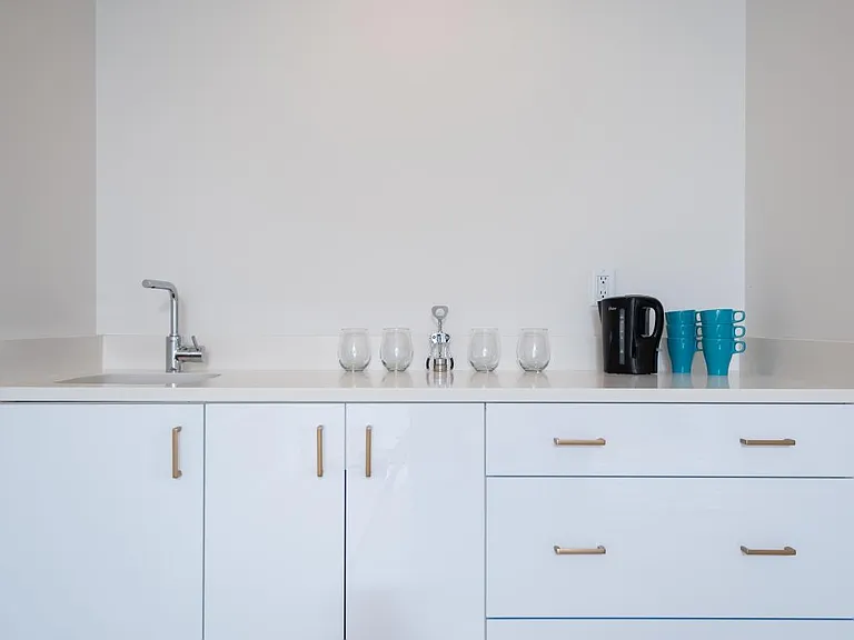 Wet-bar