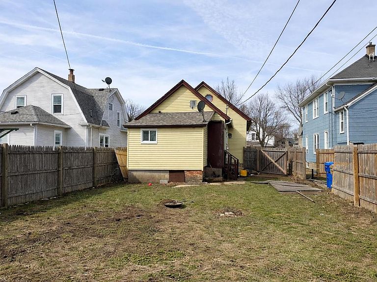 Listing photo 2
