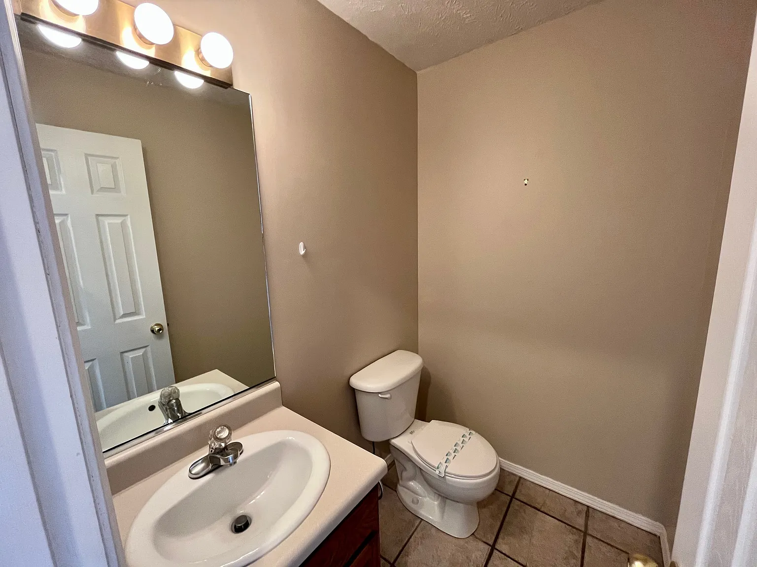 2 bed, 2.5 bath, 1200 sqft, $1,450 — Photo 3