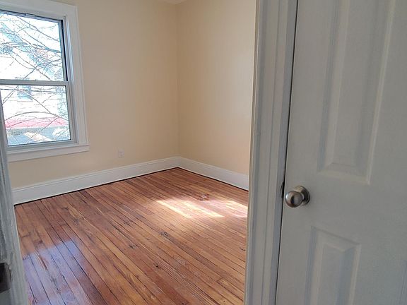 5th image of 88-67 Eldert Ln #1