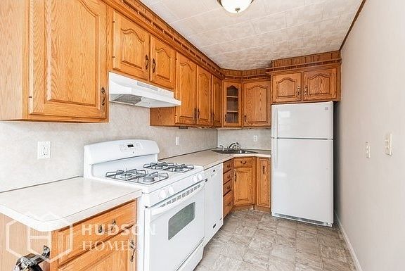 5th image of 1048 N Academy Ave
