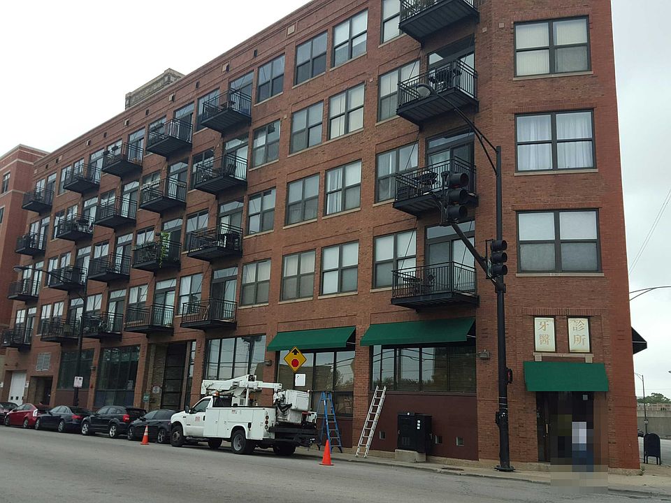 2nd image of 2310 S Canal St Unit 318