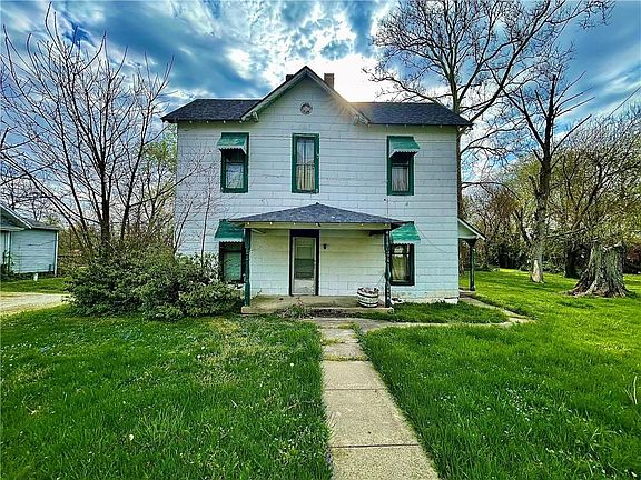 2nd image of 4619 Iowa St