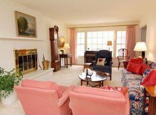 4N030 Thornly Rd, St Charles, IL 60174