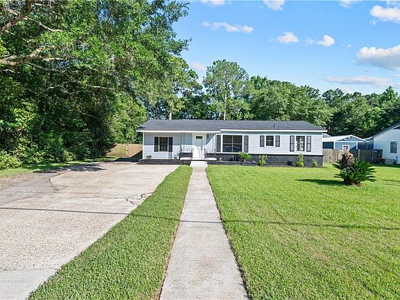 2nd image of 2467 Robin Hood Dr