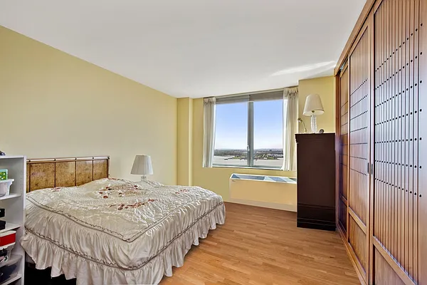 Sold by Corcoran | media 8