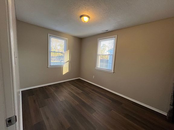 4th image of 1228 Davis St