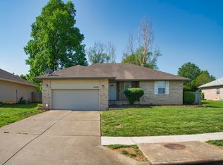 4086 W Portland St, Springfield, MO 65807