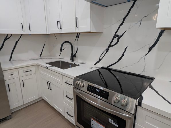 11032 Moorpark St #A21