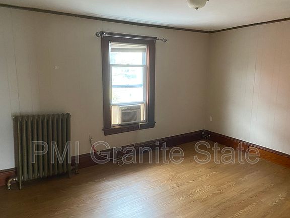 5th image of 90 Lake St APT B
