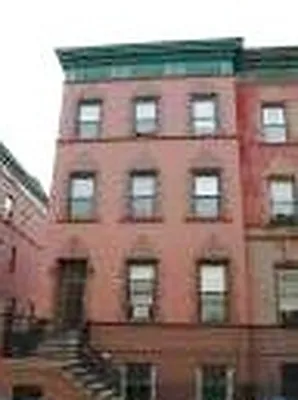 Rented by Perry Associates NYC Inc | media 21