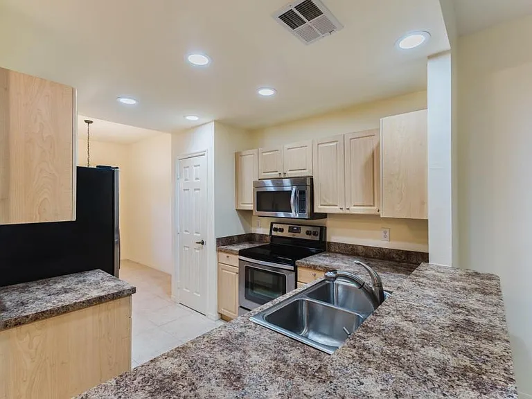 15989 Mandolin Bay Dr — Photo 14