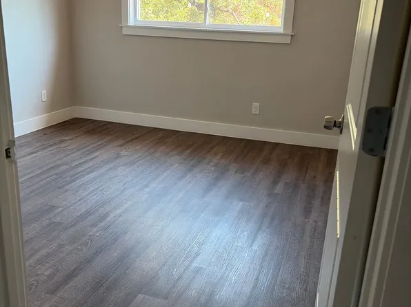 Charleston Apartments, 723 N Marsalis Ave APT 205, Dallas, TX 75203