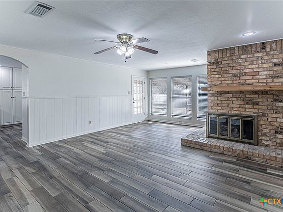 3rd image of 3409 Hemlock Blvd