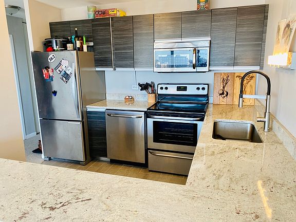 2nd image of 1540 N Lasalle St #1006