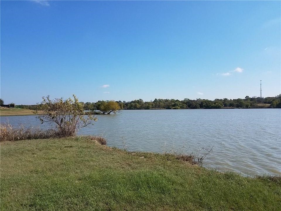 1st image of 277 Lakeside Dr