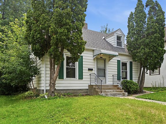 3rd image of 3318 Irving Ave N