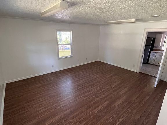 4th image of 3216 Milstead Rd