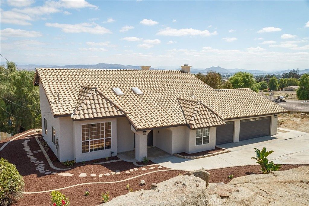 21726 Prospect St, Perris, CA 92570 MLS SW23177033 Zillow