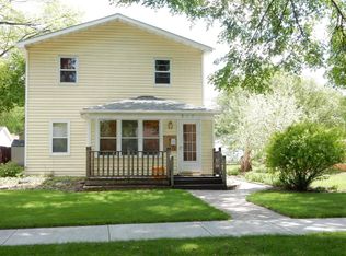 817 S 9th St, Grand Forks, ND 58201