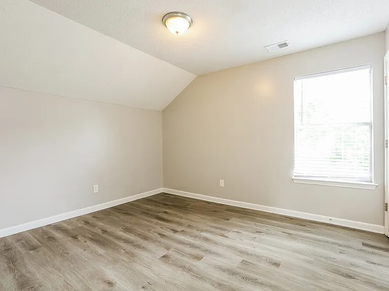 1376 Camrose Ct — Photo 13