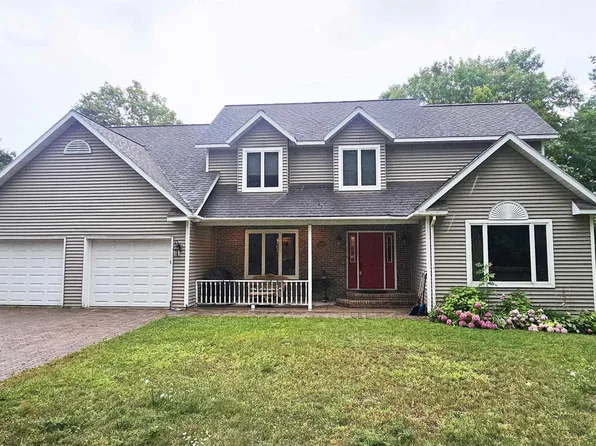 19869 Lakeview Dr, Hancock, MI 49930