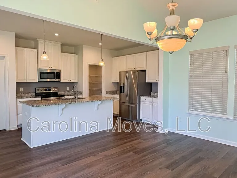 345 Bucklebury Rd — Photo 10