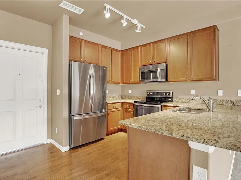 1144 Rockhurst Dr #401 — Photo 8