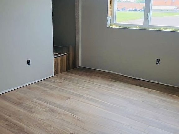 3rd image of 1632 Bemidji Ave N APT A