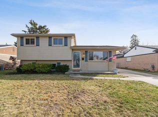 39815 Lynn St, Canton, MI 48187
