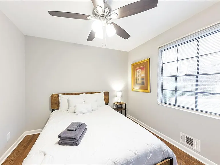 3390 Creek Valley Dr SE — Photo 15
