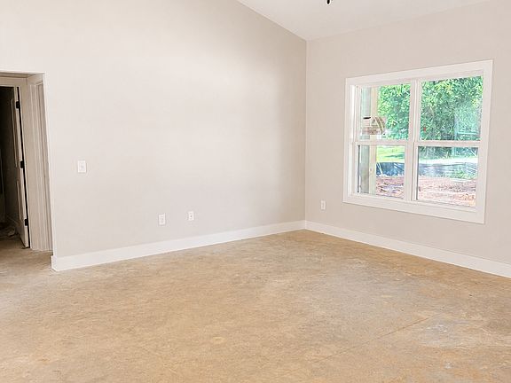5th image of 563 High Rd