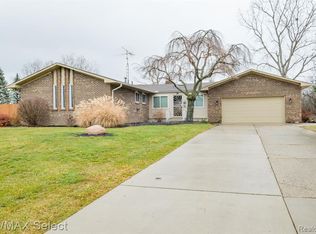 3125 Old Farm Rd, Flint, MI 48507