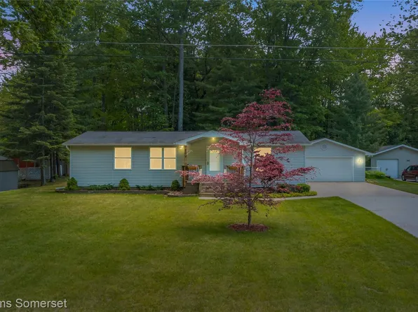 209 Boatman Rd, Houghton Lake, MI 48629