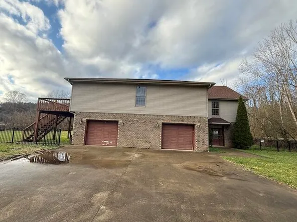 32 Garrett St, Dayhoit, KY 40824