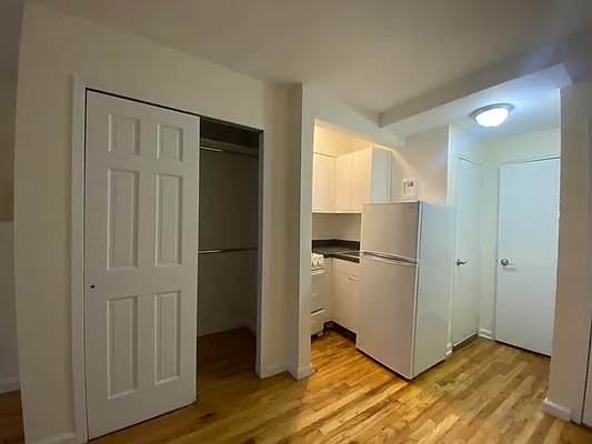 Rented by City Connections Realty | media 9