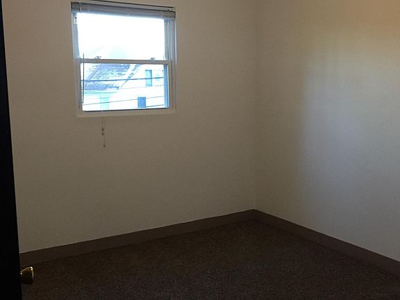 Smaller bedroom