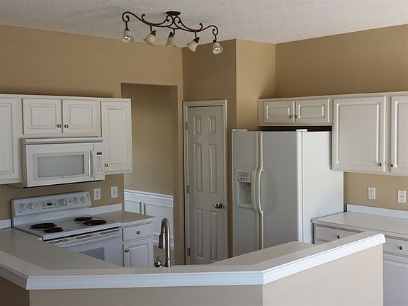 3rd image of 315 Karsten Creek Dr