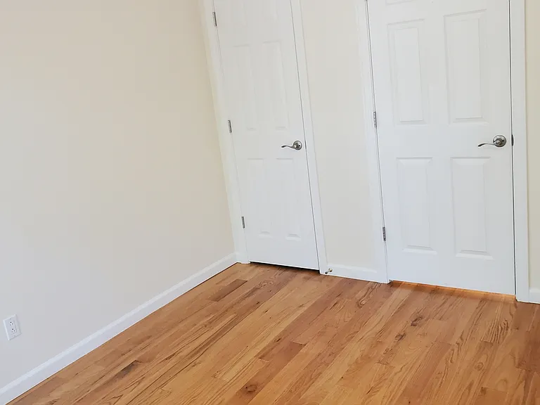 8 Edwards St — Photo 11
