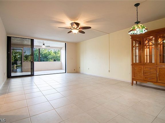 3rd image of 2069 W Lakeview Blvd APT E-1
